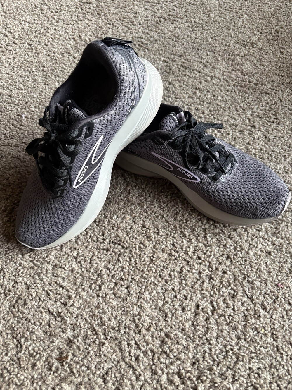 Size 6 - Brooks Levitate StealthFit 5 Black/Purple